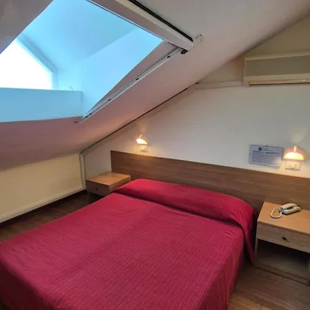 阿尔卡瓦里诺比安克旅馆 酒店