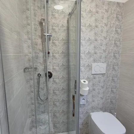 酒店 阿尔卡瓦里诺比安克旅馆 利尼亚诺萨比亚多罗