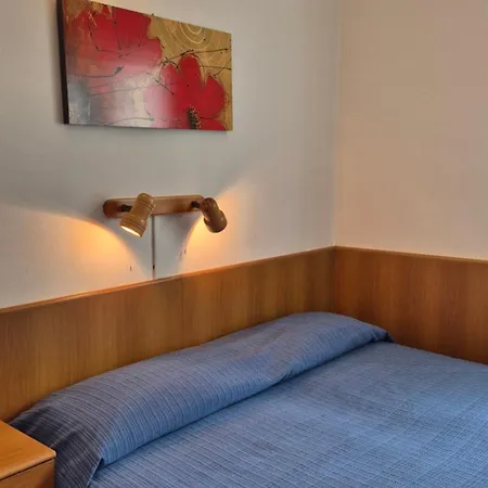 阿尔卡瓦里诺比安克旅馆 3*