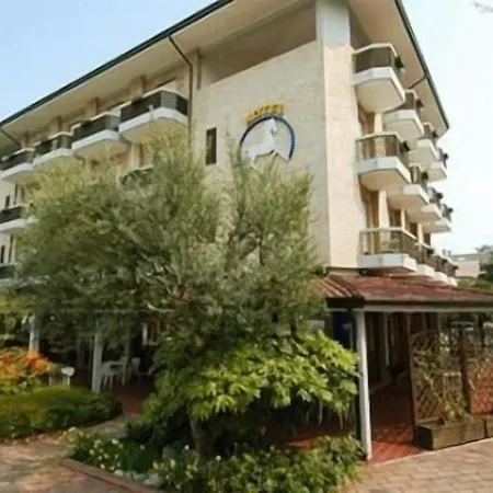 酒店 阿尔卡瓦里诺比安克旅馆 利尼亚诺萨比亚多罗