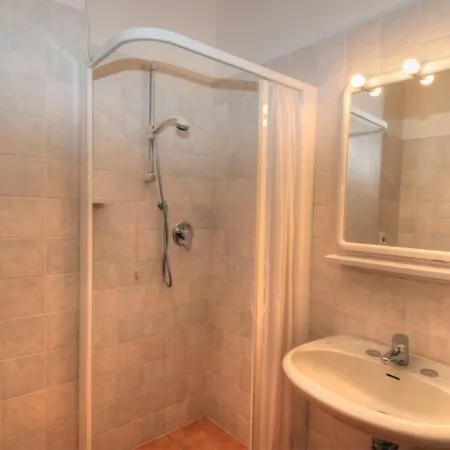 阿尔卡瓦里诺比安克旅馆