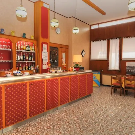 阿尔卡瓦里诺比安克旅馆 酒店 利尼亚诺萨比亚多罗