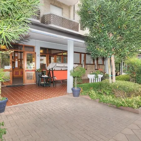 ホテル Al Cavallino Bianco 3*